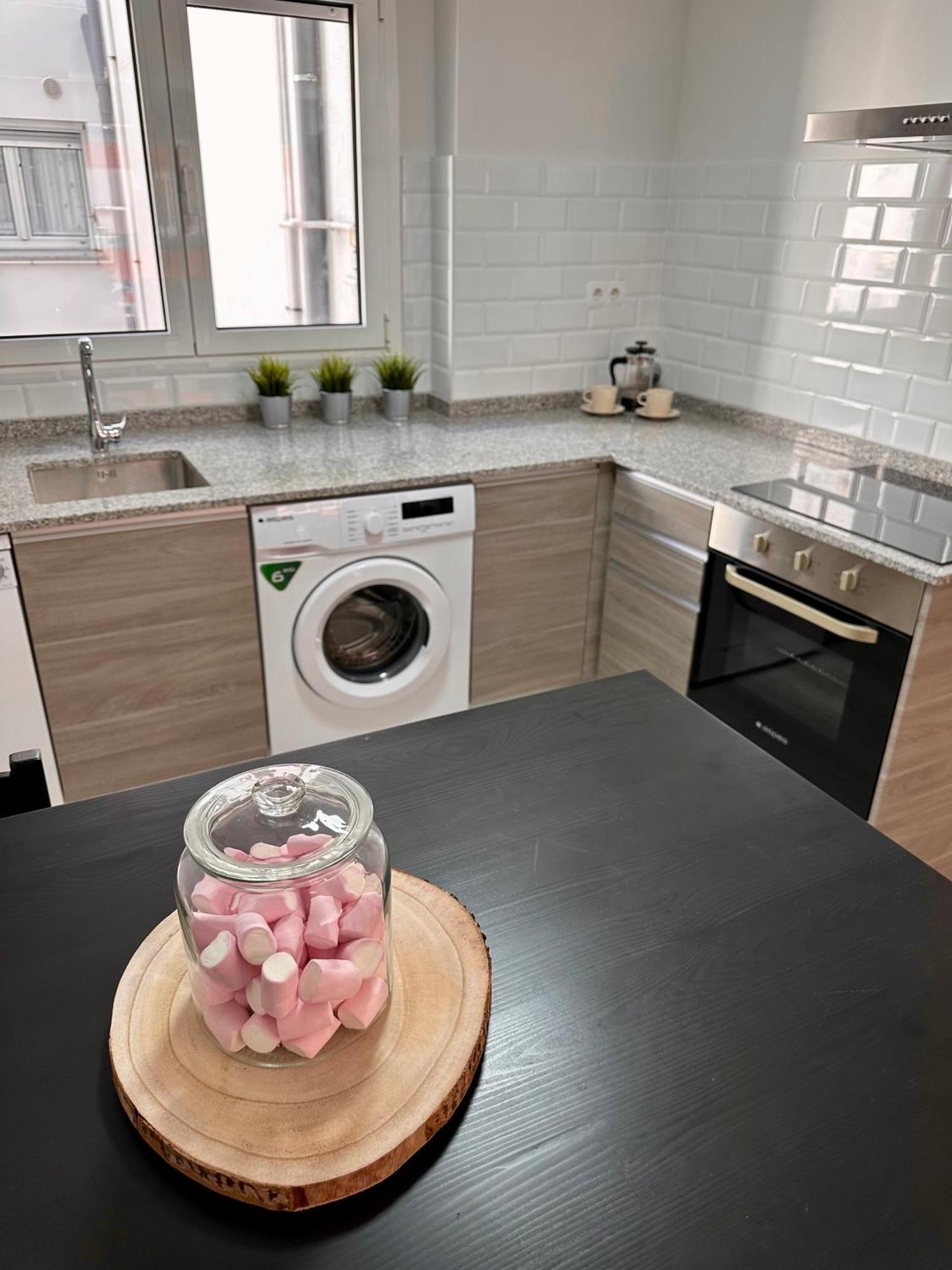Cozy Flat 5 Mins From The Beach Gijón Buitenkant foto