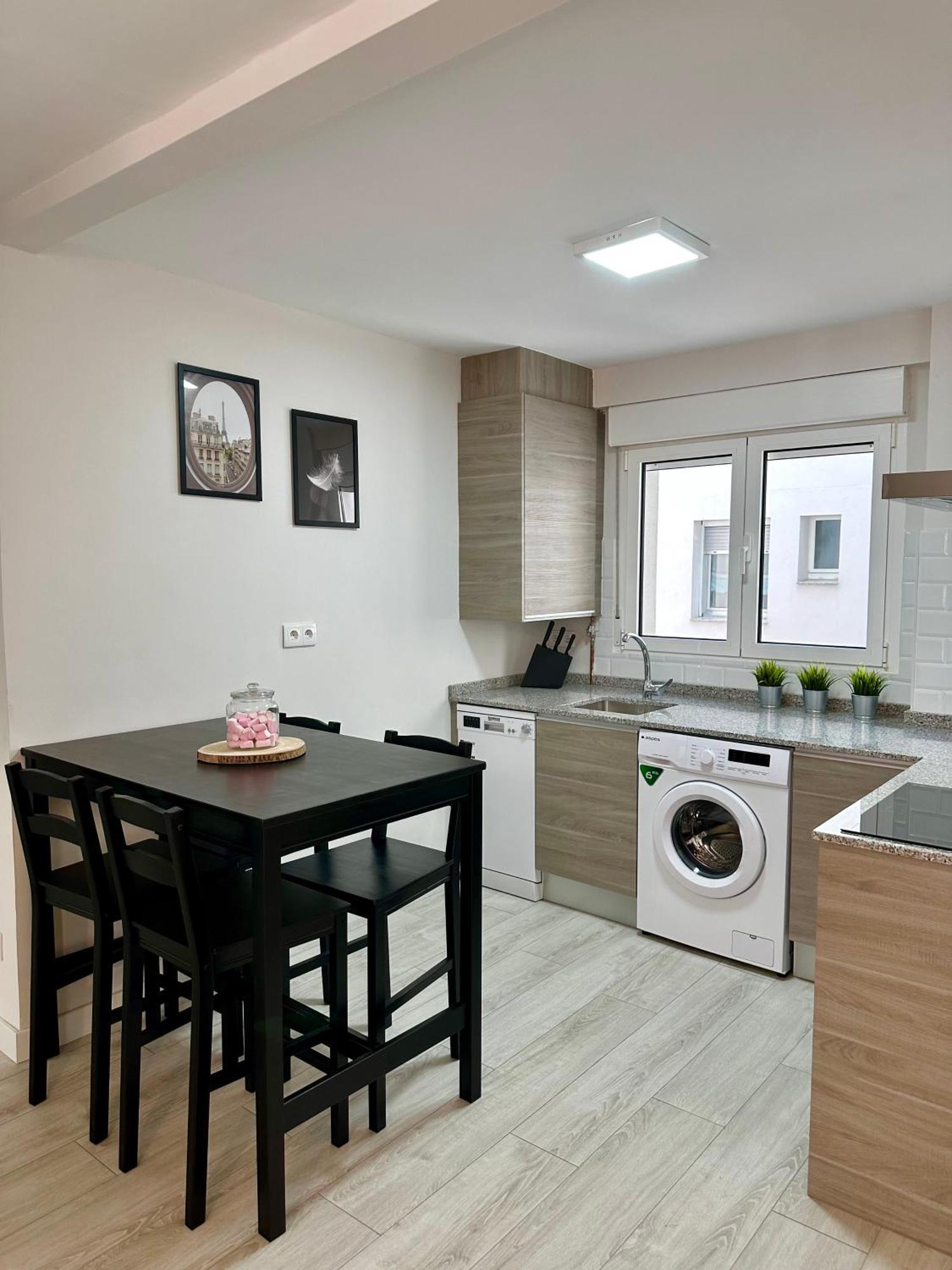 Cozy Flat 5 Mins From The Beach Gijón Buitenkant foto