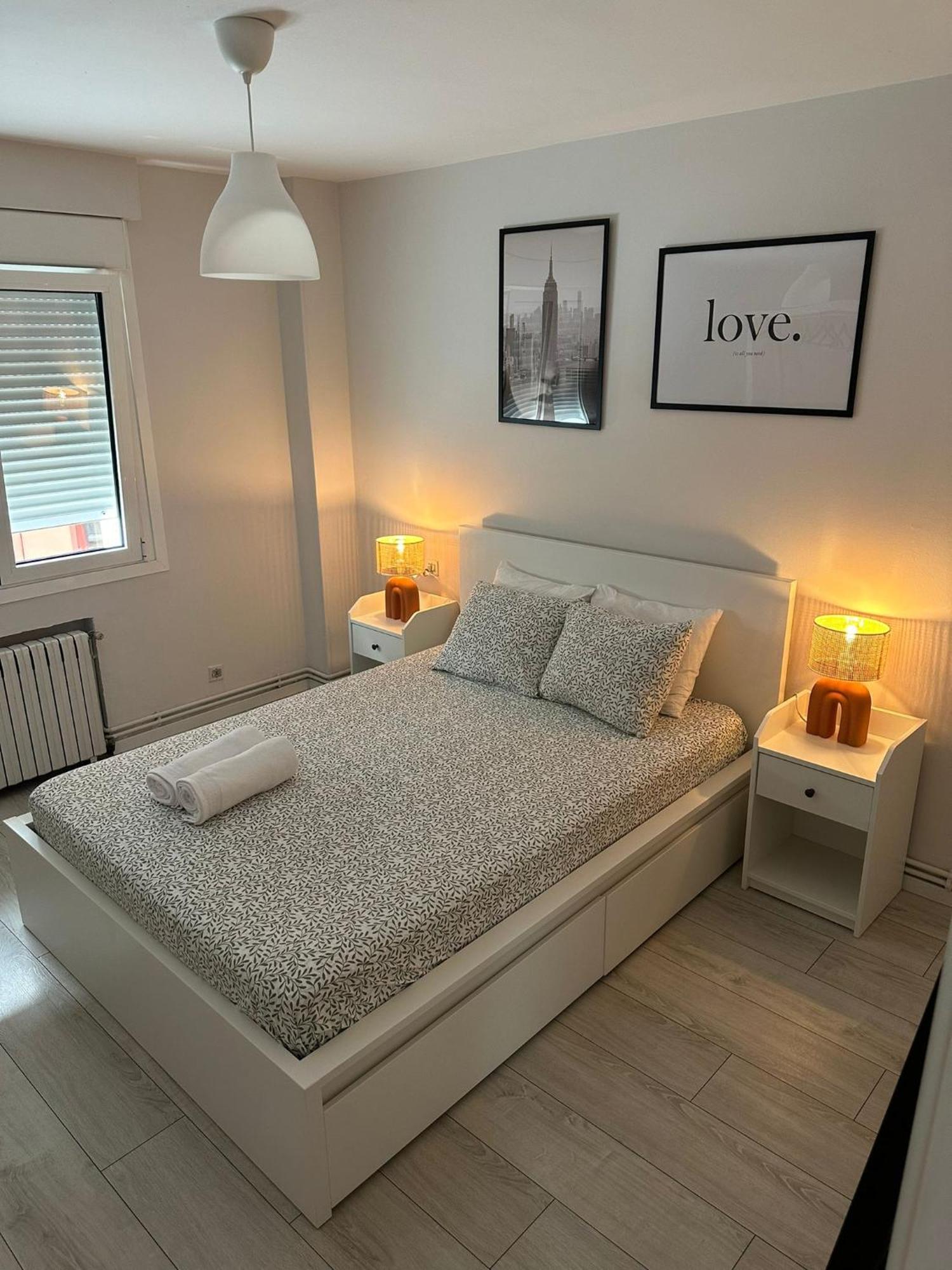 Cozy Flat 5 Mins From The Beach Gijón Buitenkant foto